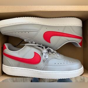 Nike Men's Light Gray and Red Sneakers